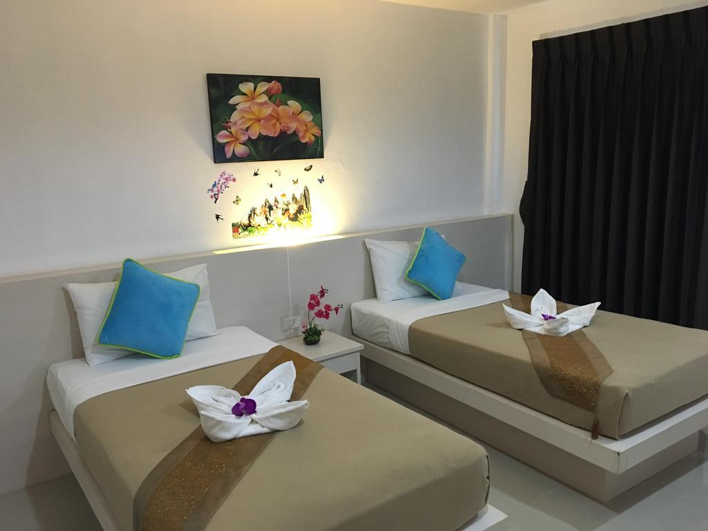 Phuthara Hostel Phuket Exteriör bild