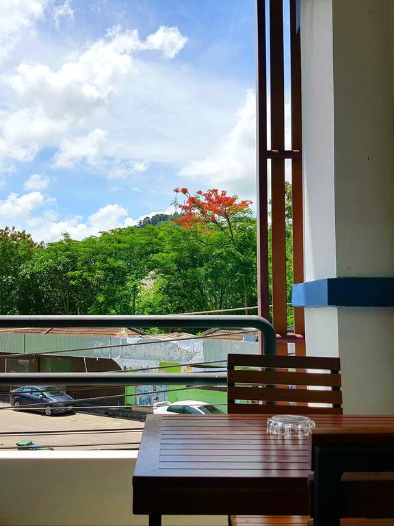 Phuthara Hostel Phuket Exteriör bild