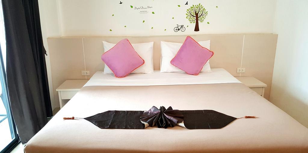 Phuthara Hostel Phuket Exteriör bild