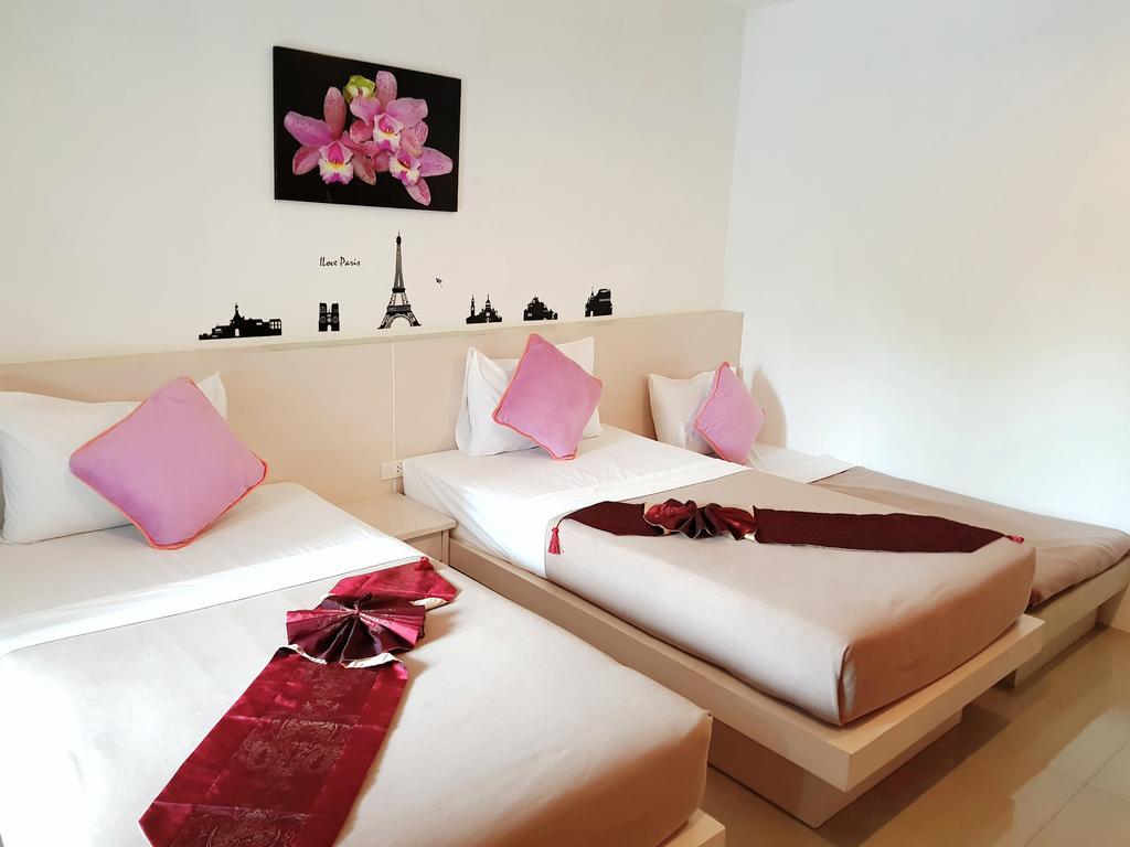Phuthara Hostel Phuket Exteriör bild