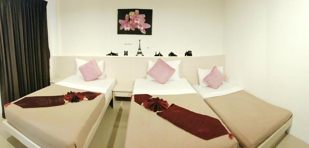 Phuthara Hostel Phuket Exteriör bild