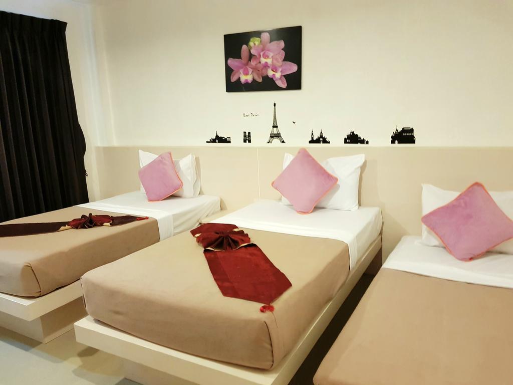 Phuthara Hostel Phuket Exteriör bild