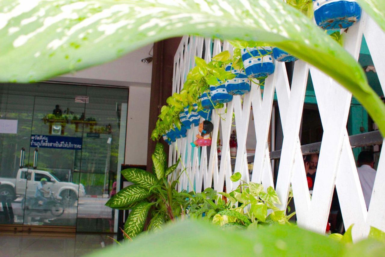Phuthara Hostel Phuket Exteriör bild