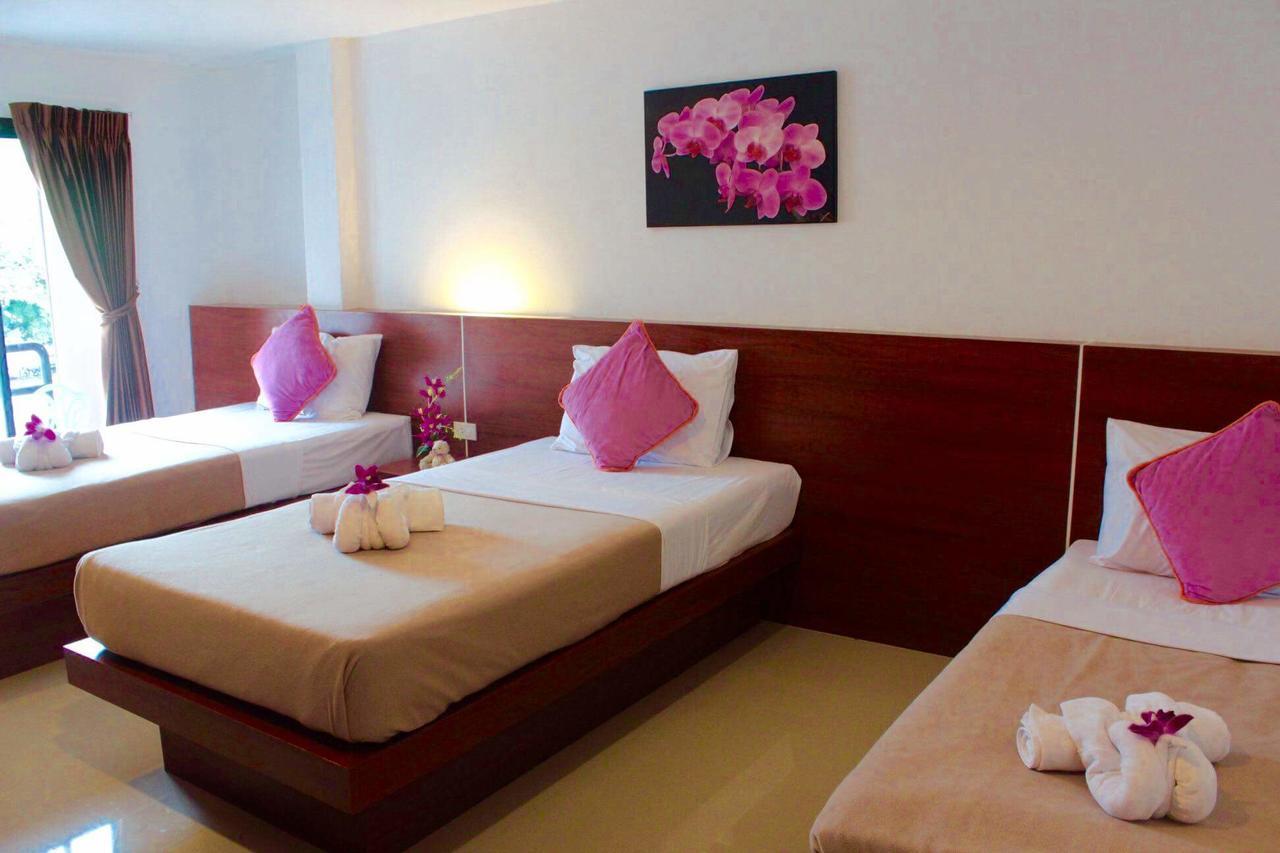 Phuthara Hostel Phuket Exteriör bild