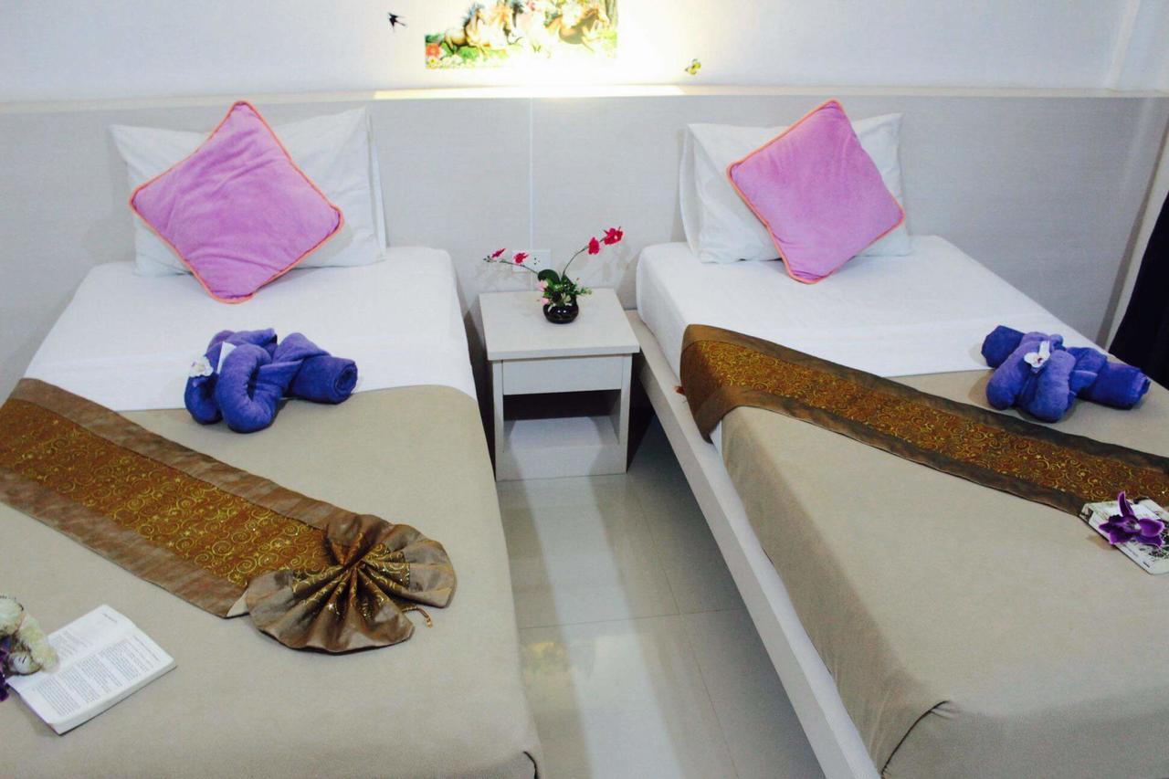 Phuthara Hostel Phuket Exteriör bild