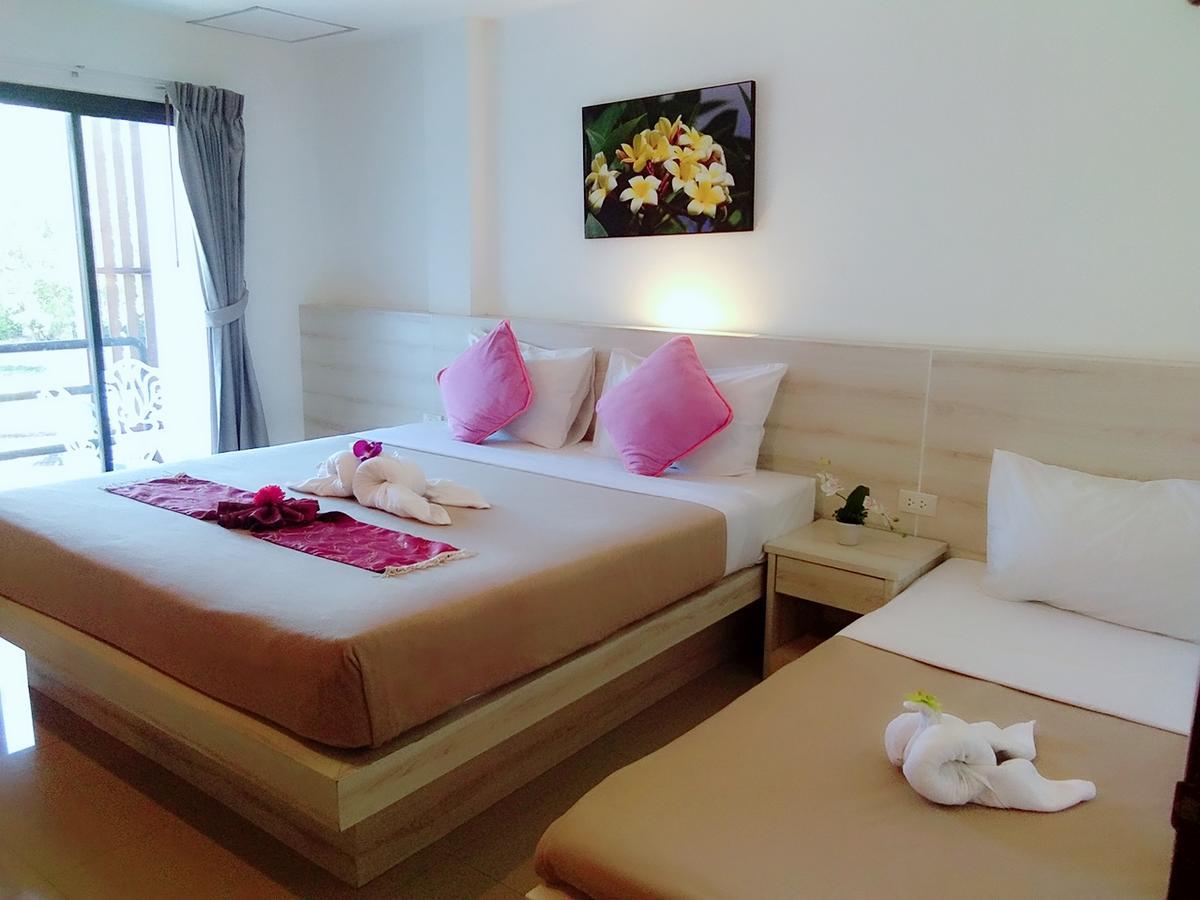 Phuthara Hostel Phuket Exteriör bild