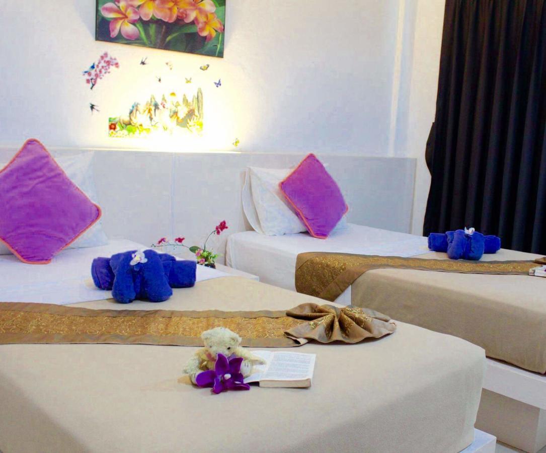 Phuthara Hostel Phuket Exteriör bild