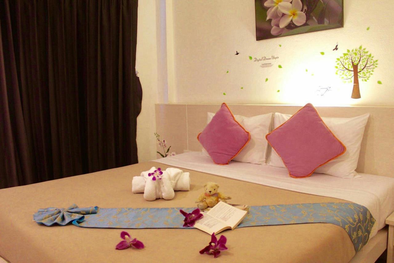 Phuthara Hostel Phuket Exteriör bild