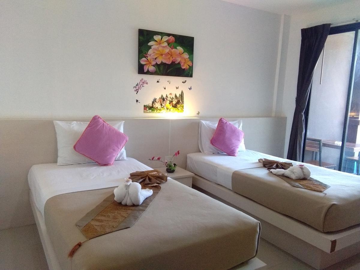 Phuthara Hostel Phuket Exteriör bild